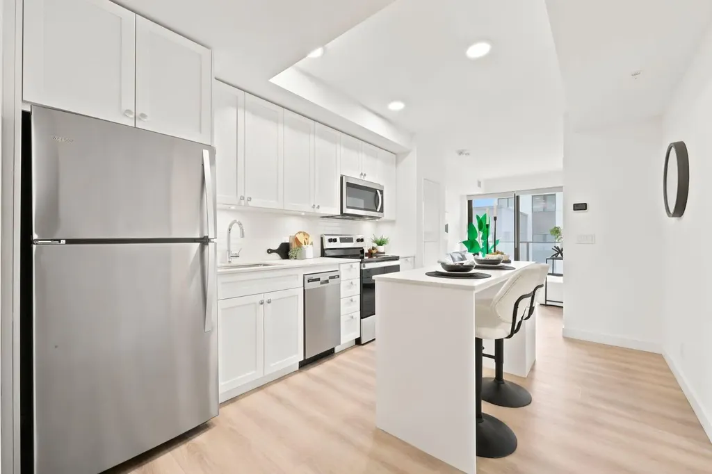 123 4 Street Calgary AB T2E 8K3
