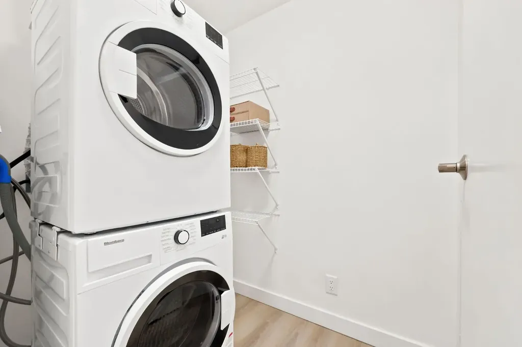 123 4 Street Calgary AB T2E 8K3