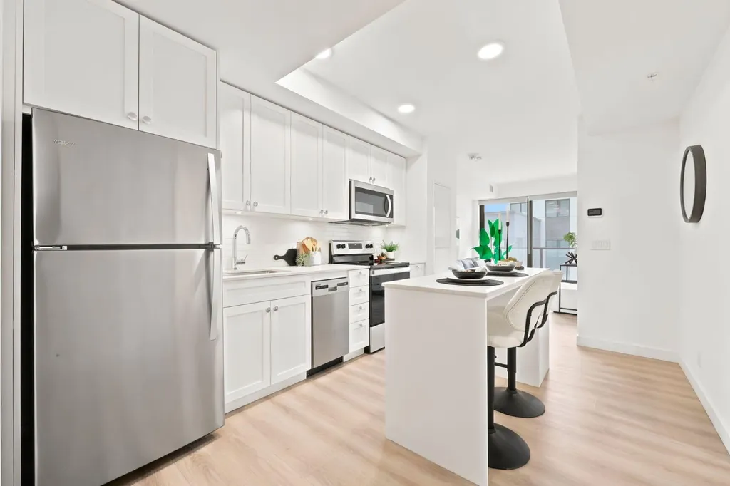 123 4 Street Calgary AB T2E 8K3