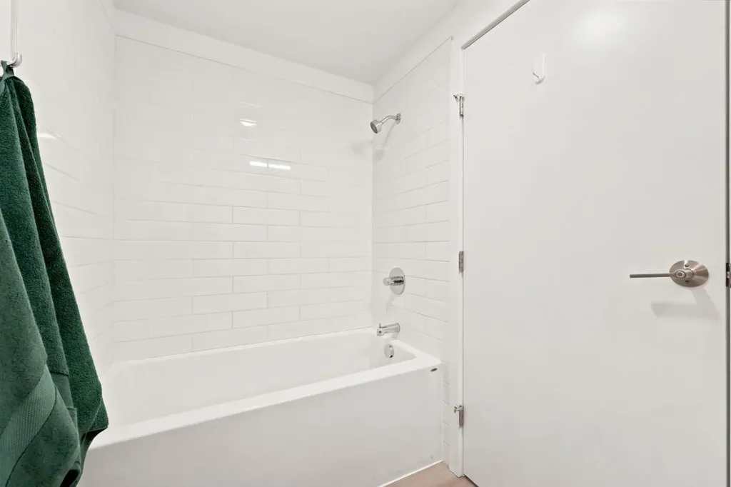 123 4 Street Calgary AB T2E 8K3