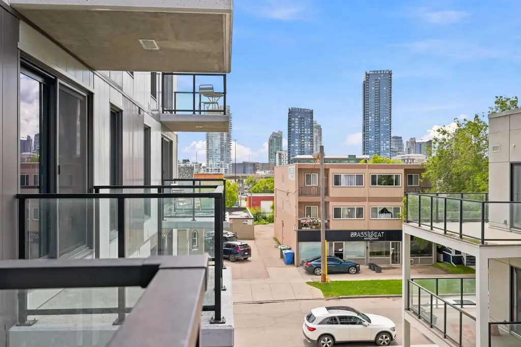 123 4 Street Calgary AB T2E 8K3