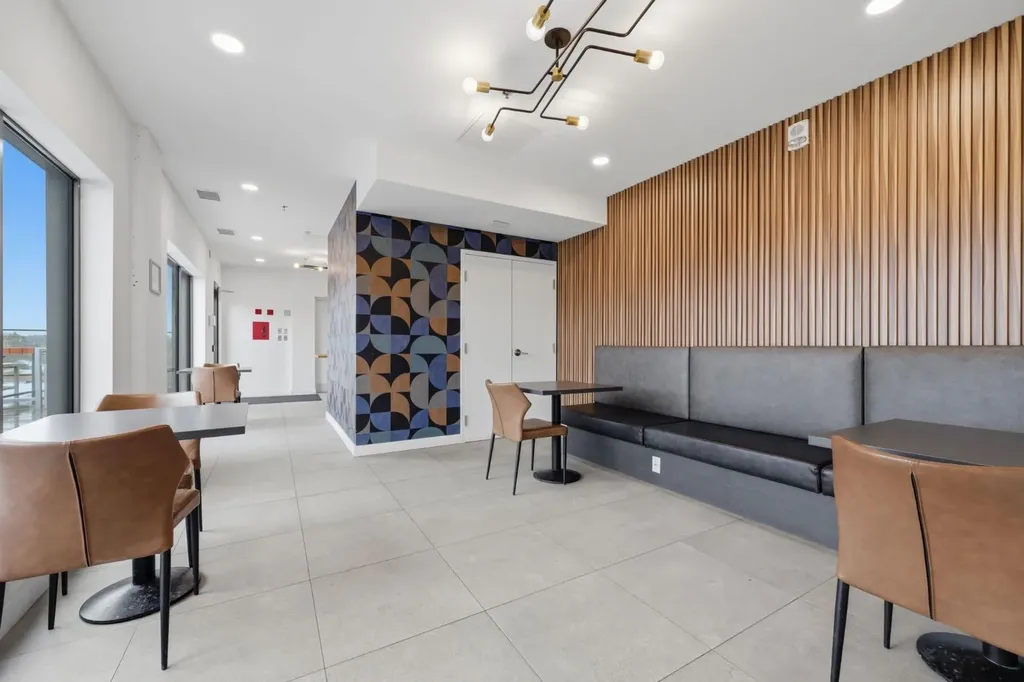 123 4 Street Calgary AB T2E 8K3