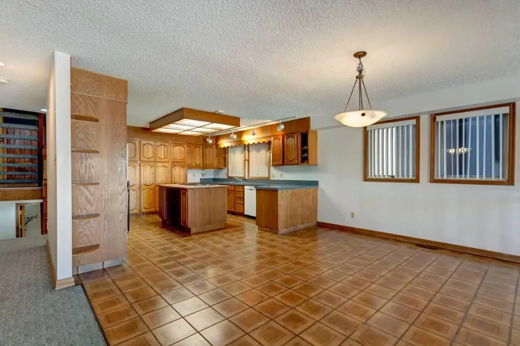 1921 6 Street SE Calgary AB T2G 2Y3