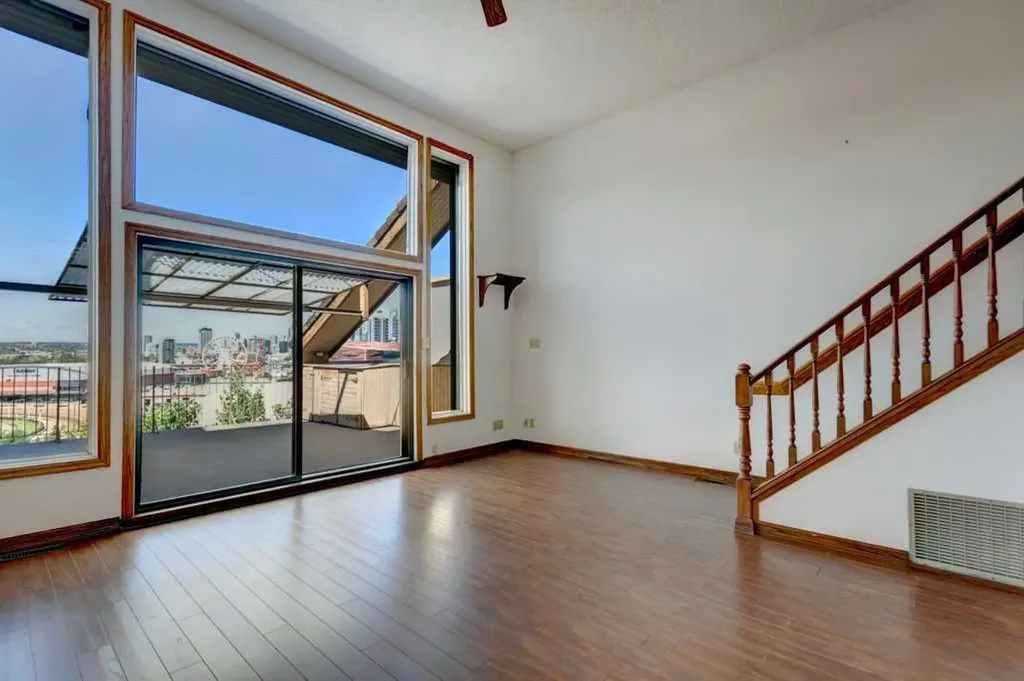 1921 6 Street SE Calgary AB T2G 2Y3