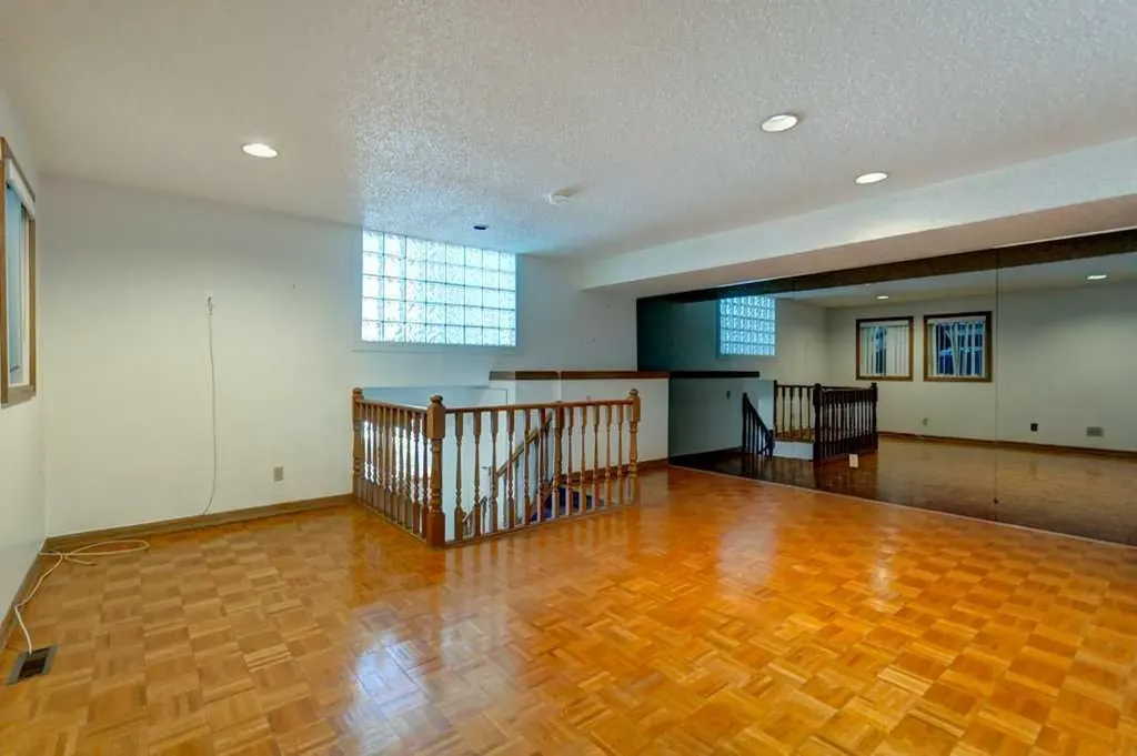 1921 6 Street SE Calgary AB T2G 2Y3