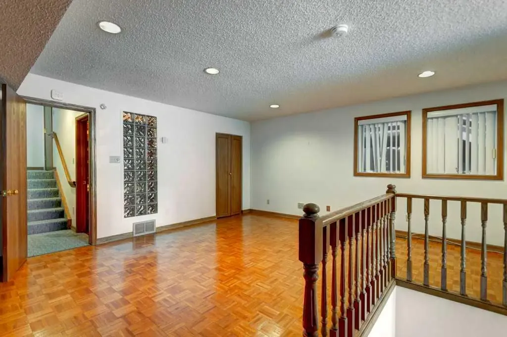 1921 6 Street SE Calgary AB T2G 2Y3