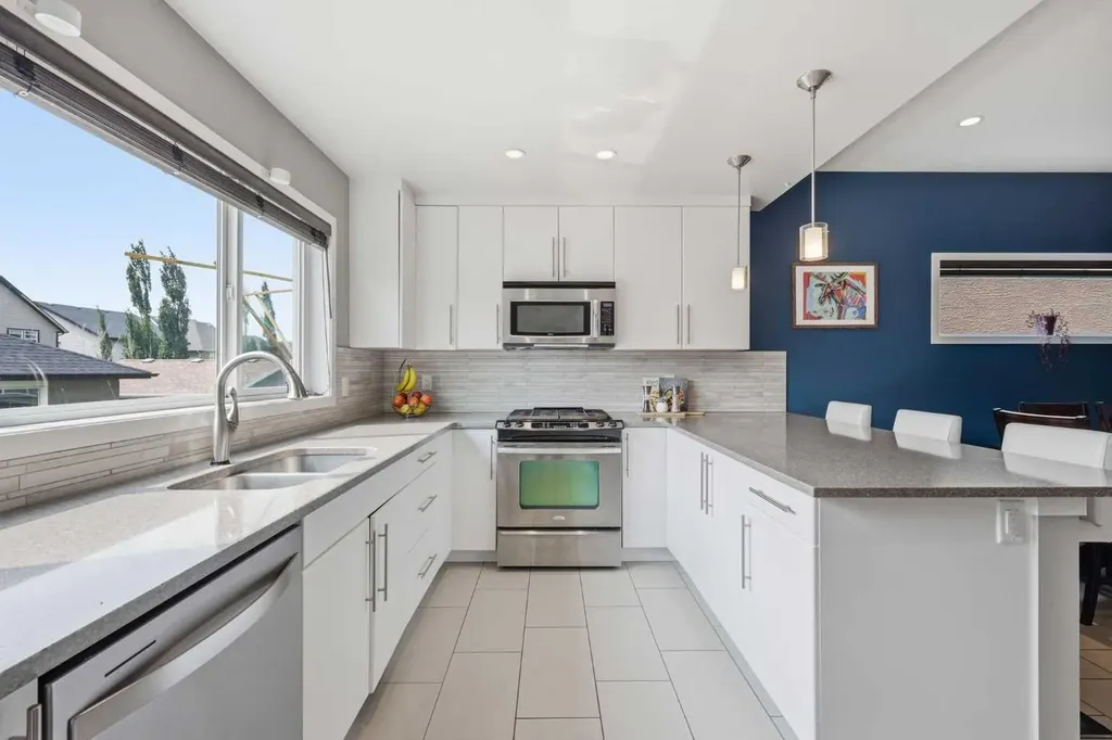 170 Mahogany Heights SE Calgary AB T3M 0X6