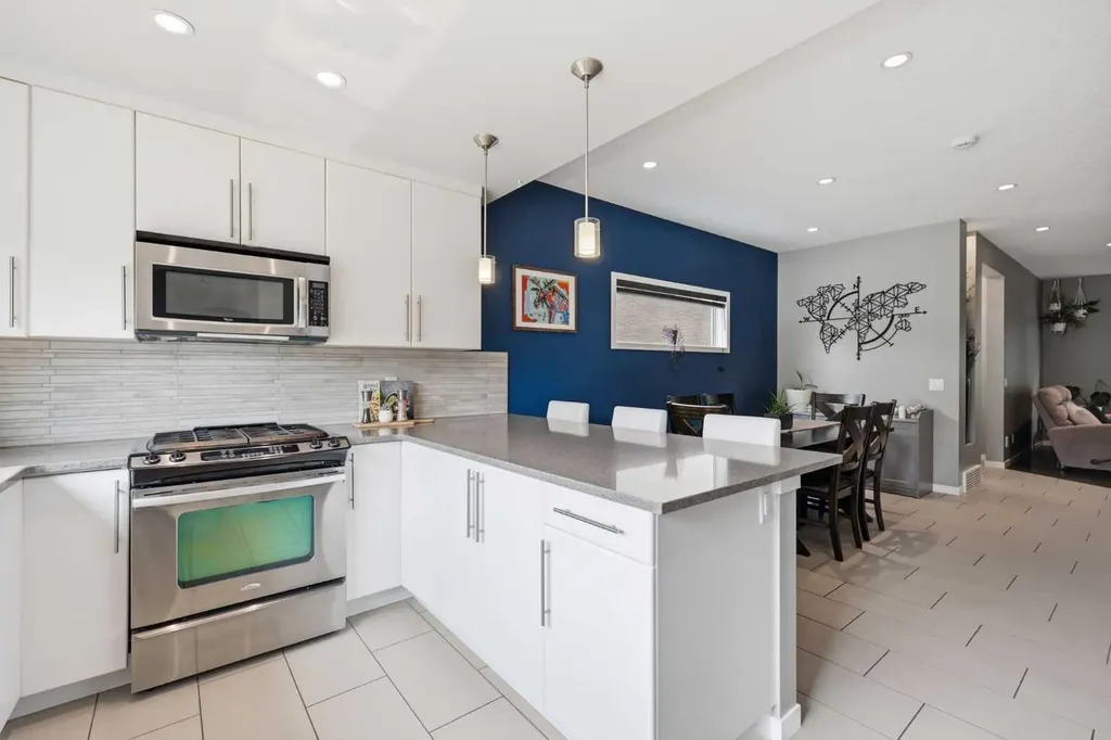 170 Mahogany Heights SE Calgary AB T3M 0X6