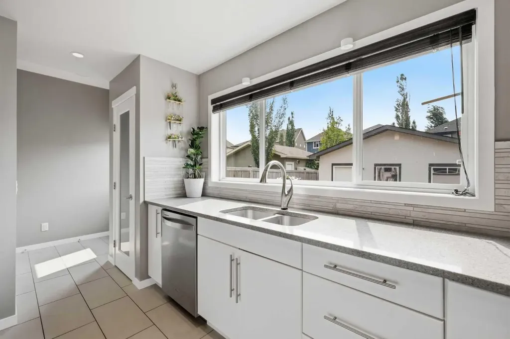 170 Mahogany Heights SE Calgary AB T3M 0X6