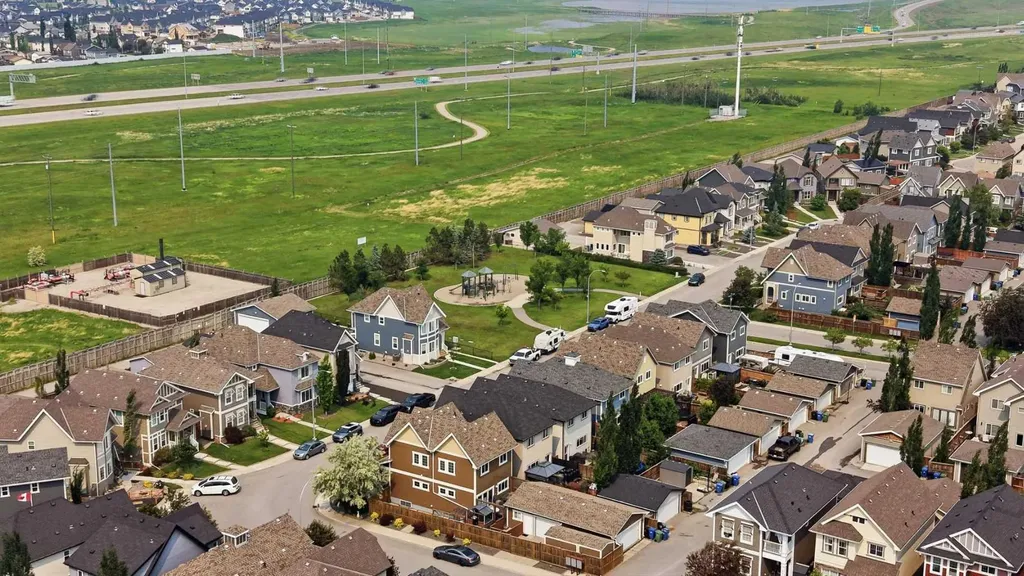 170 Mahogany Heights SE Calgary AB T3M 0X6