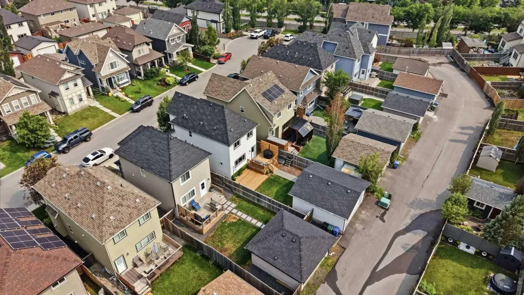 170 Mahogany Heights SE Calgary AB T3M 0X6
