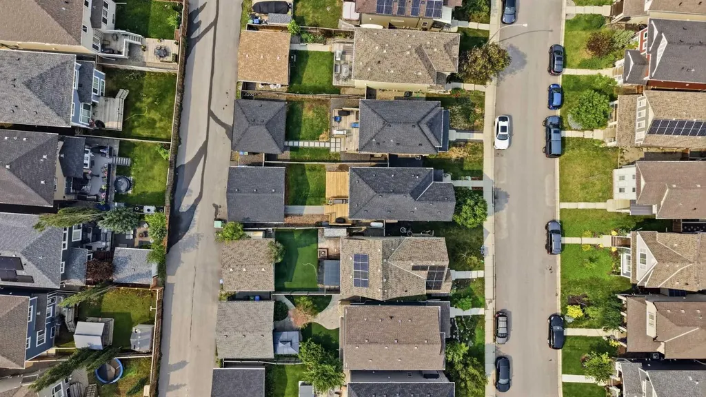 170 Mahogany Heights SE Calgary AB T3M 0X6