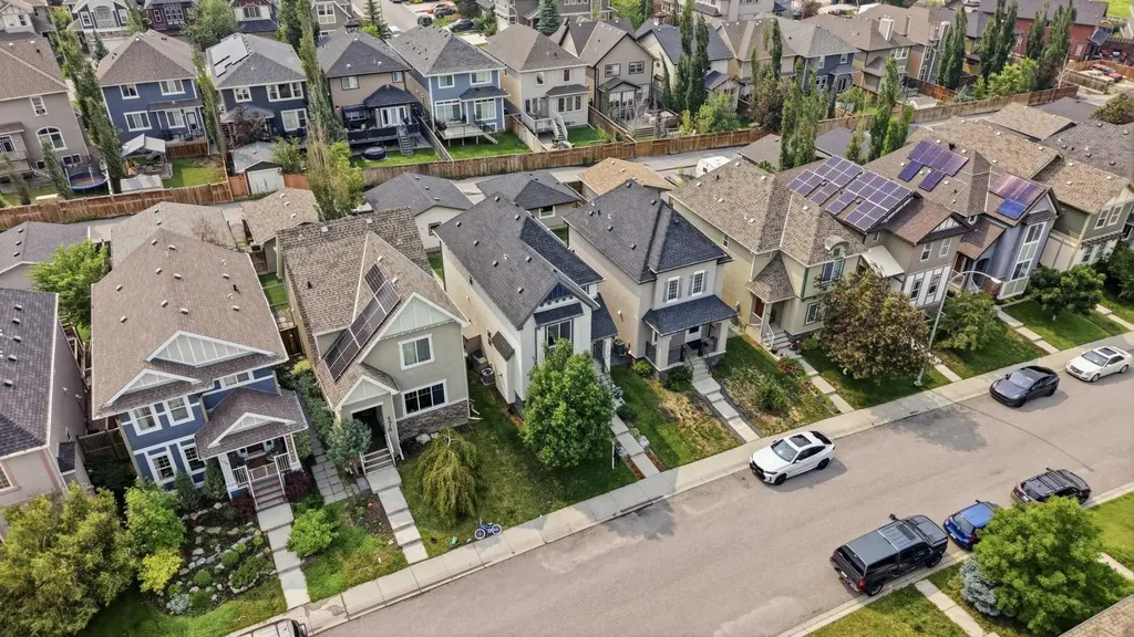 170 Mahogany Heights SE Calgary AB T3M 0X6