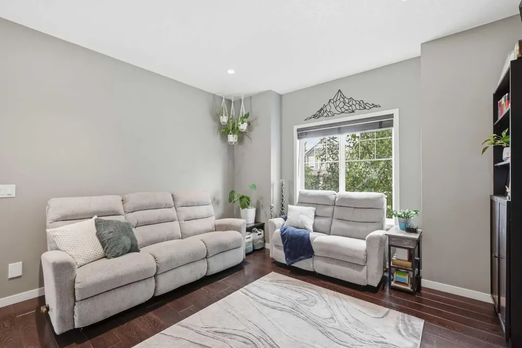 170 Mahogany Heights SE Calgary AB T3M 0X6