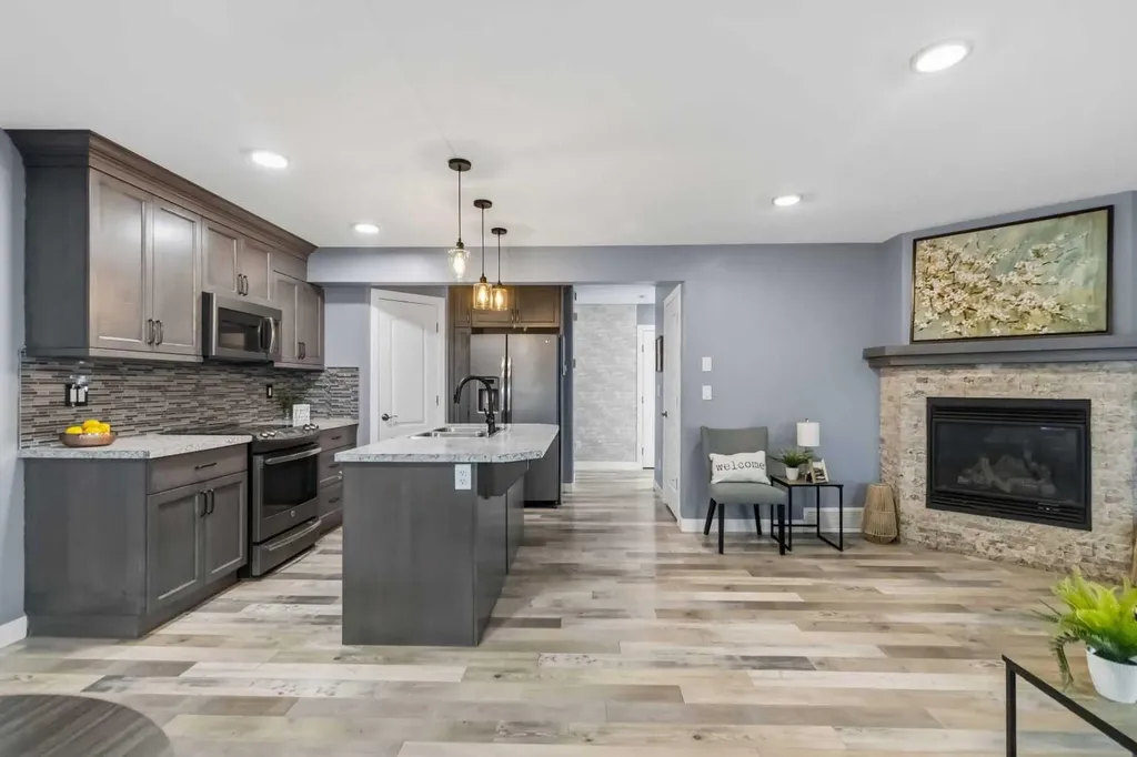 179 Aldergrove Avenue Fort Mcmurray AB T9J 1E6