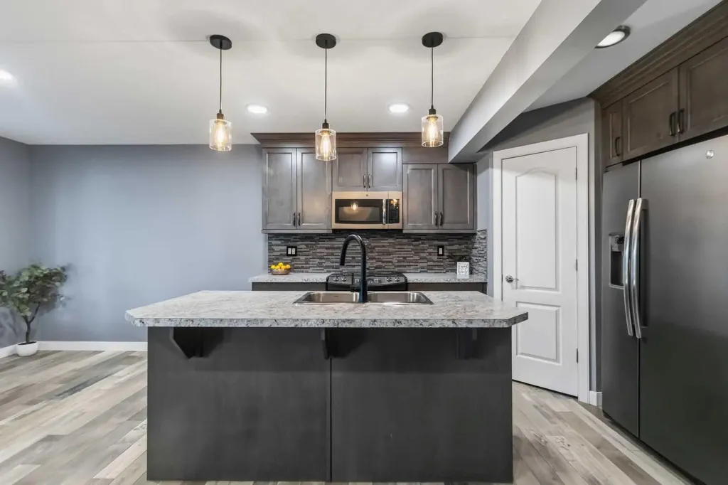 179 Aldergrove Avenue Fort Mcmurray AB T9J 1E6