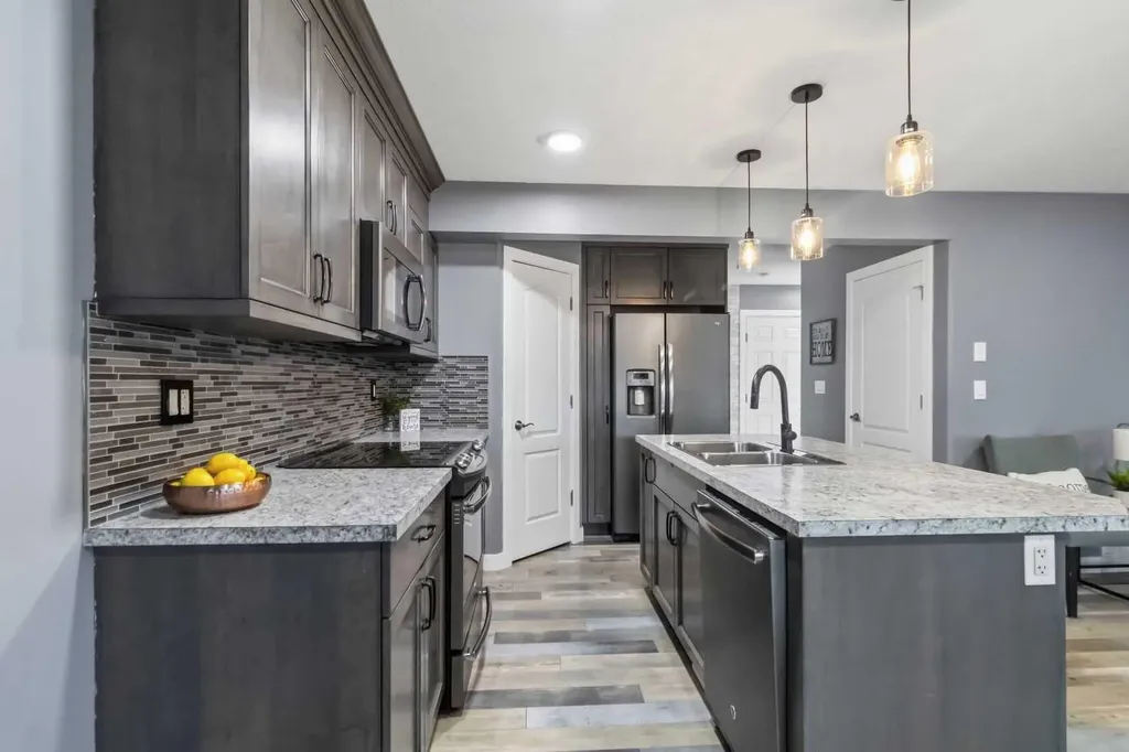179 Aldergrove Avenue Fort Mcmurray AB T9J 1E6