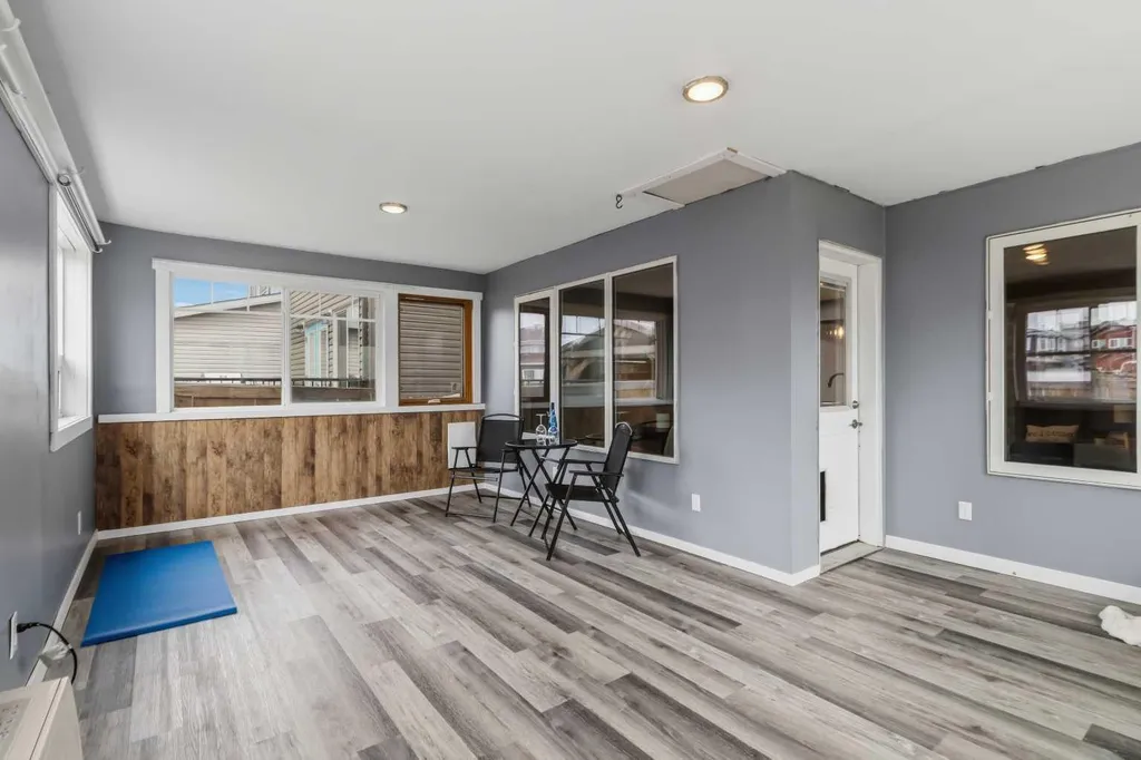 179 Aldergrove Avenue Fort Mcmurray AB T9J 1E6