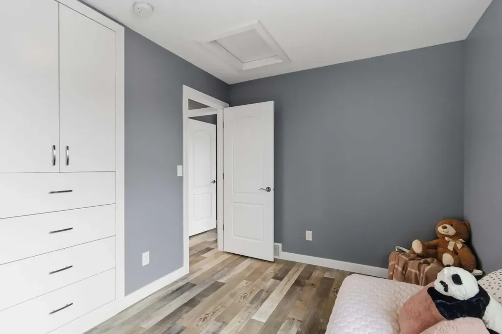 179 Aldergrove Avenue Fort Mcmurray AB T9J 1E6