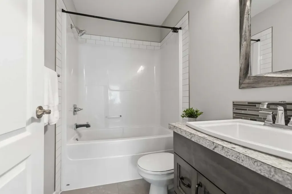 179 Aldergrove Avenue Fort Mcmurray AB T9J 1E6