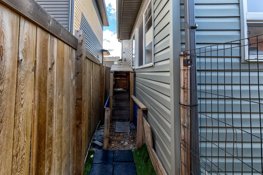179 Aldergrove Avenue Fort Mcmurray AB T9J 1E6