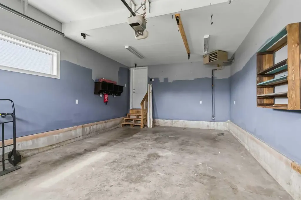 179 Aldergrove Avenue Fort Mcmurray AB T9J 1E6