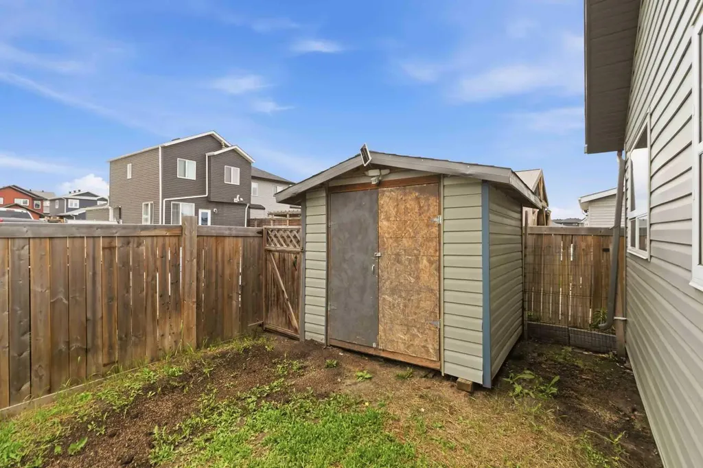 179 Aldergrove Avenue Fort Mcmurray AB T9J 1E6