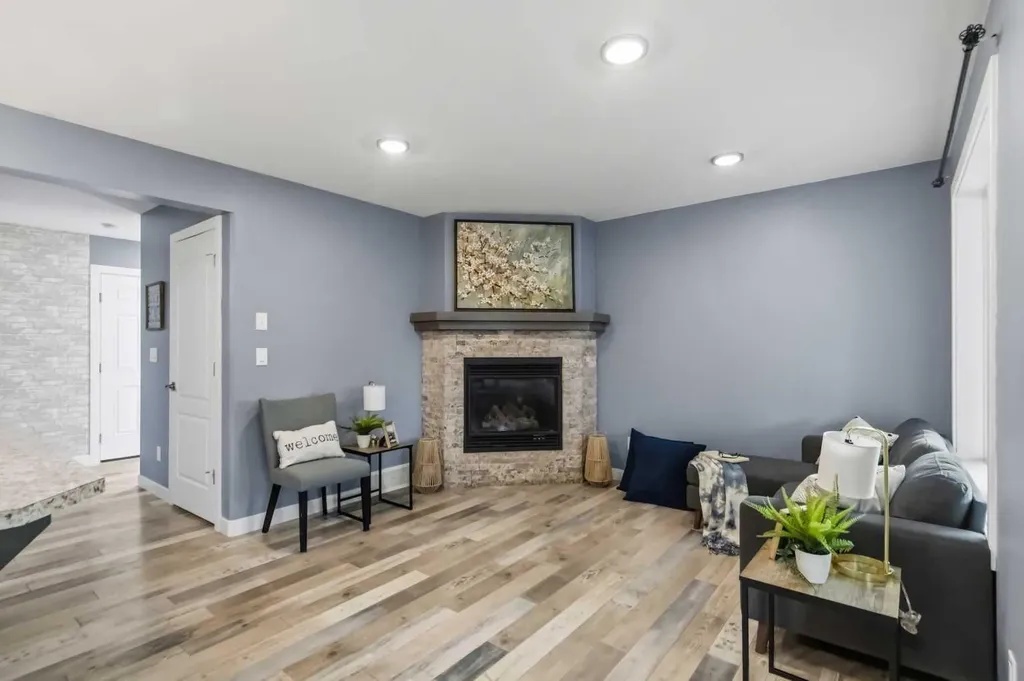 179 Aldergrove Avenue Fort Mcmurray AB T9J 1E6