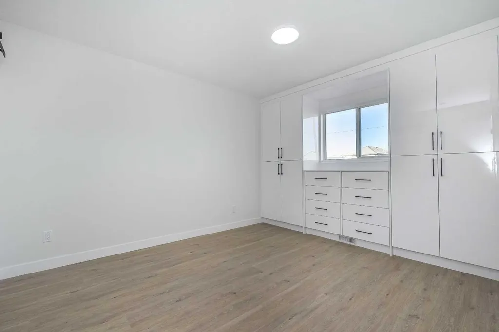 4249 Catalina Boulevard NE Calgary AB T1Y6Y5