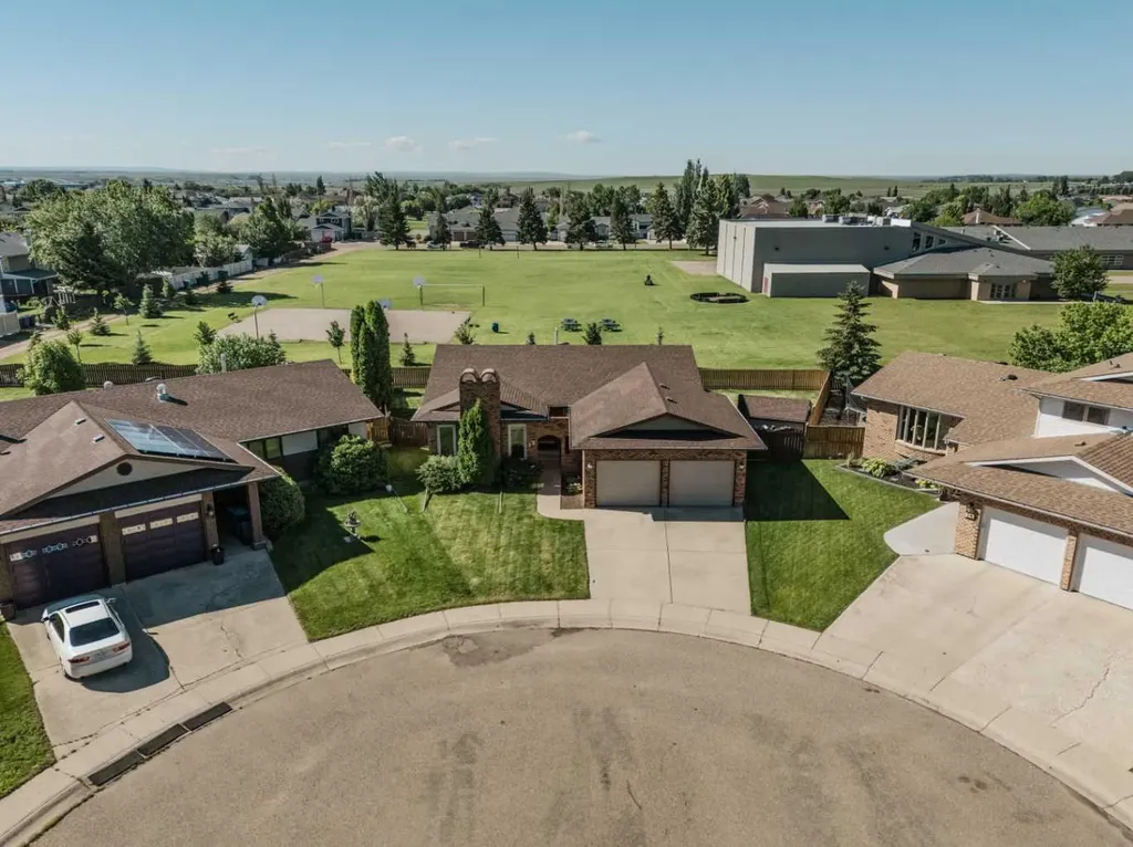 32 Rice Court SE Medicine Hat AB T1B 3X2