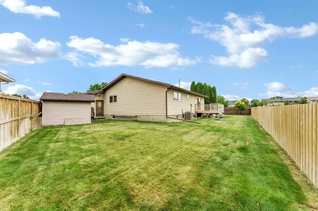 32 Rice Court SE Medicine Hat AB T1B 3X2