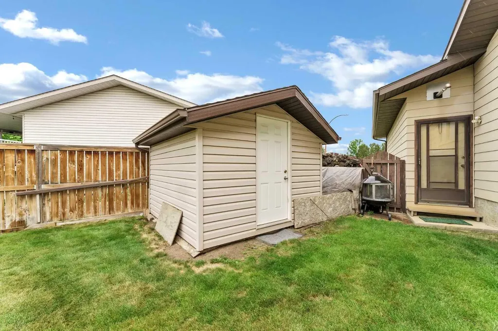 32 Rice Court SE Medicine Hat AB T1B 3X2