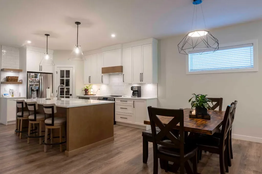 201 Thompson Crescent Red Deer AB T4P 0E5