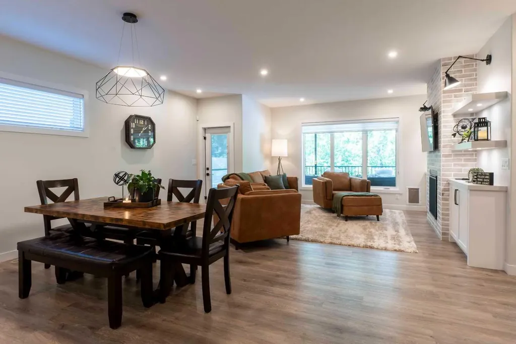 201 Thompson Crescent Red Deer AB T4P 0E5