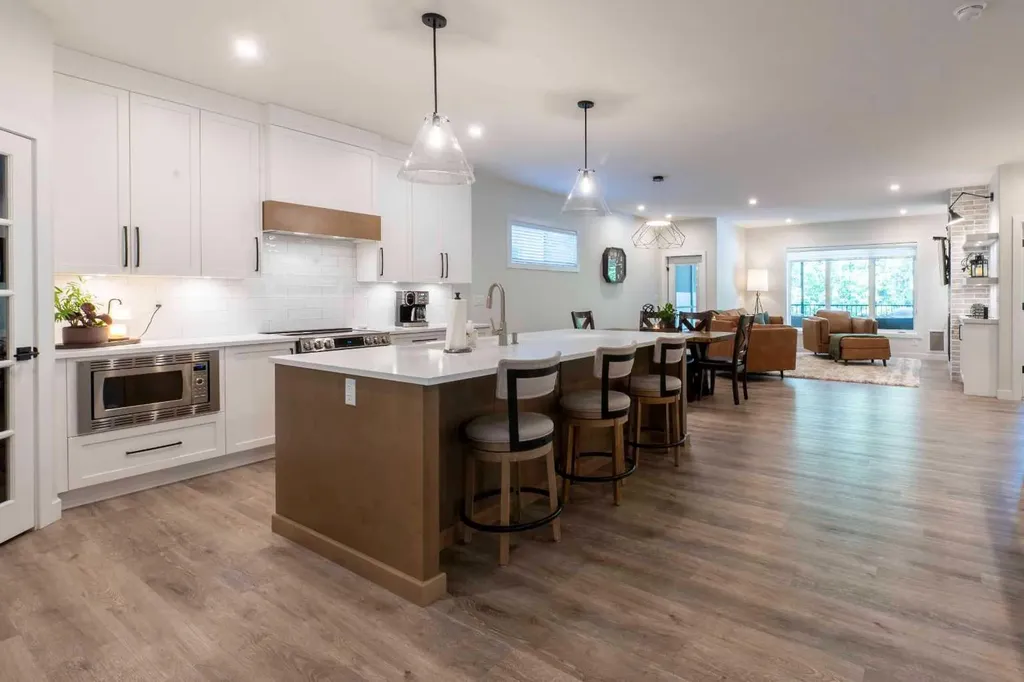 201 Thompson Crescent Red Deer AB T4P 0E5
