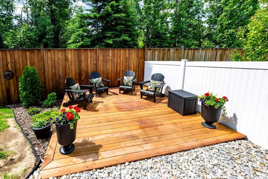 201 Thompson Crescent Red Deer AB T4P 0E5