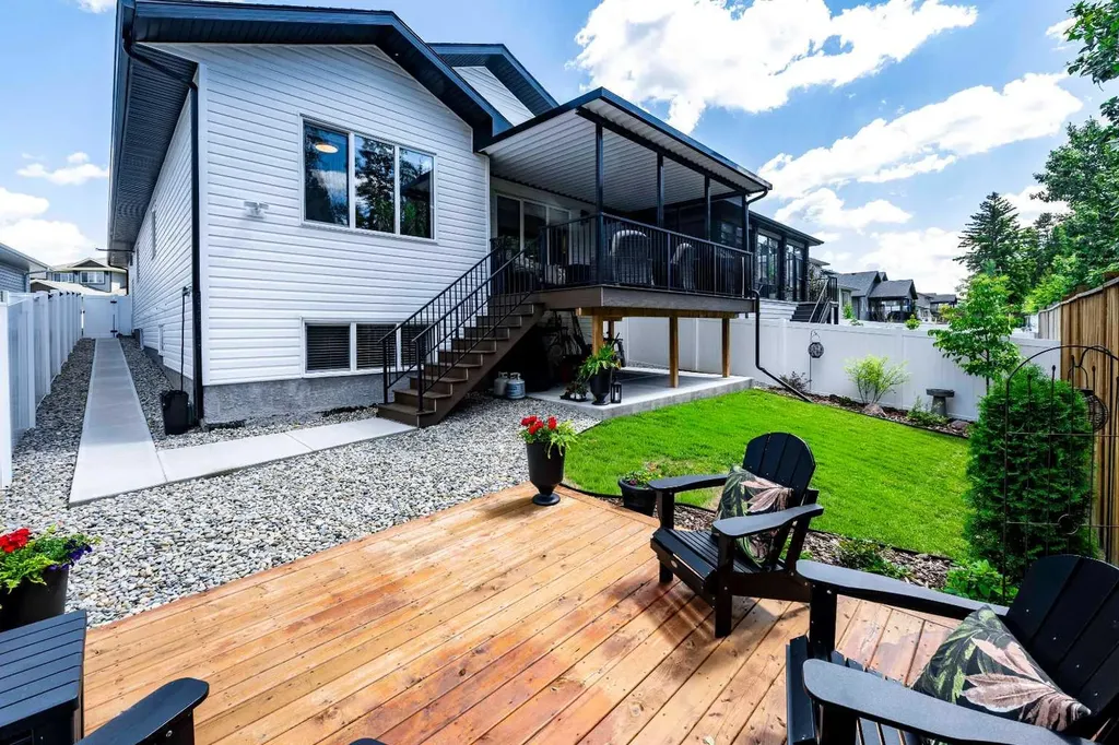 201 Thompson Crescent Red Deer AB T4P 0E5