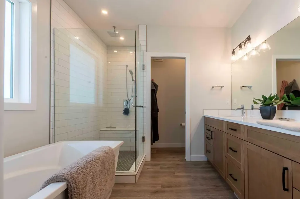 201 Thompson Crescent Red Deer AB T4P 0E5