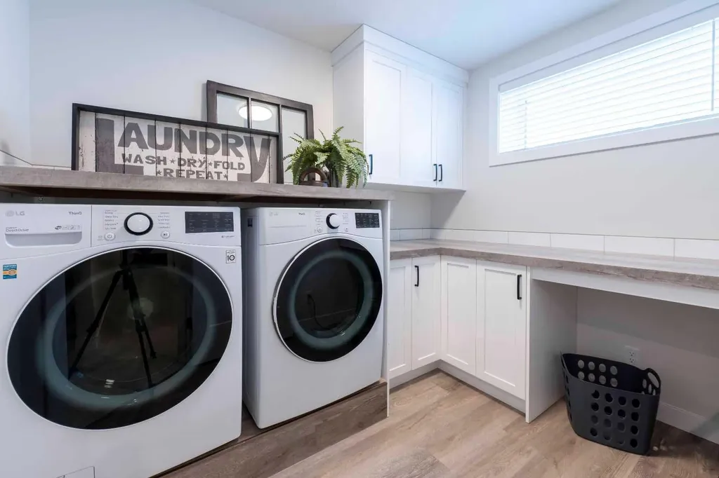 201 Thompson Crescent Red Deer AB T4P 0E5