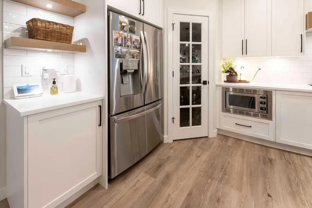 201 Thompson Crescent Red Deer AB T4P 0E5
