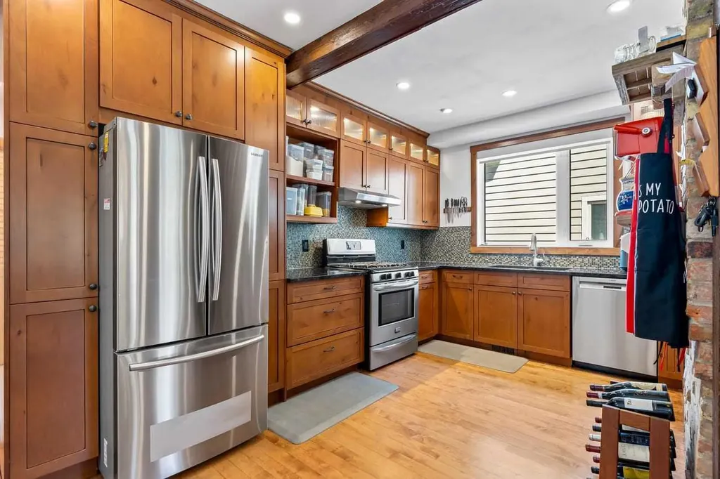 726 Memorial Drive NW Calgary AB T2N 3C7