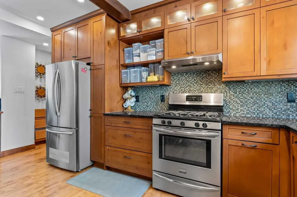 726 Memorial Drive NW Calgary AB T2N 3C7