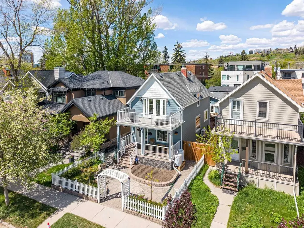 726 Memorial Drive NW Calgary AB T2N 3C7