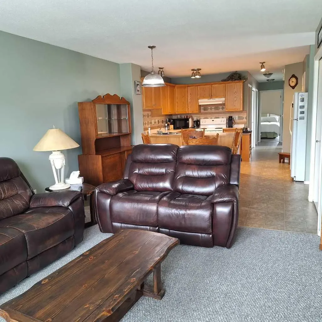 37 Silver Drive Blackfalds AB T0M 0J0