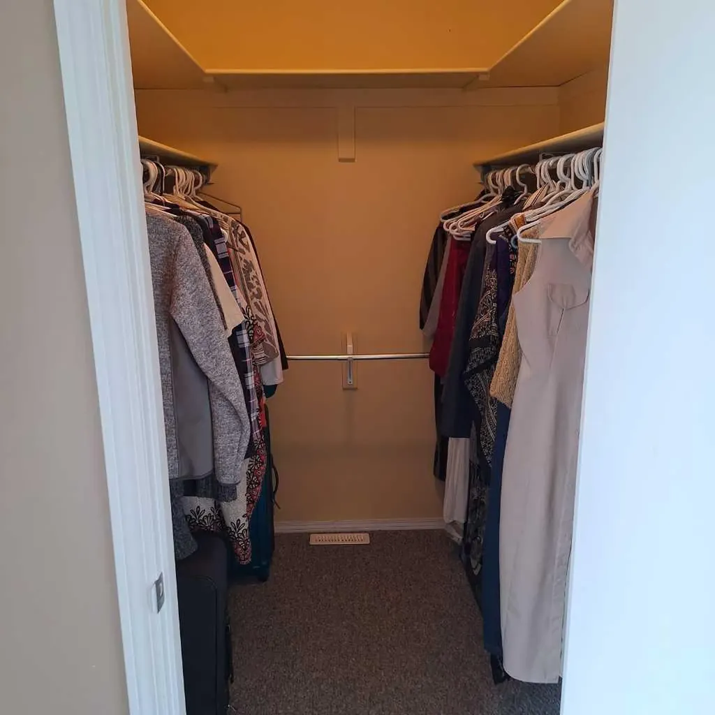 37 Silver Drive Blackfalds AB T0M 0J0