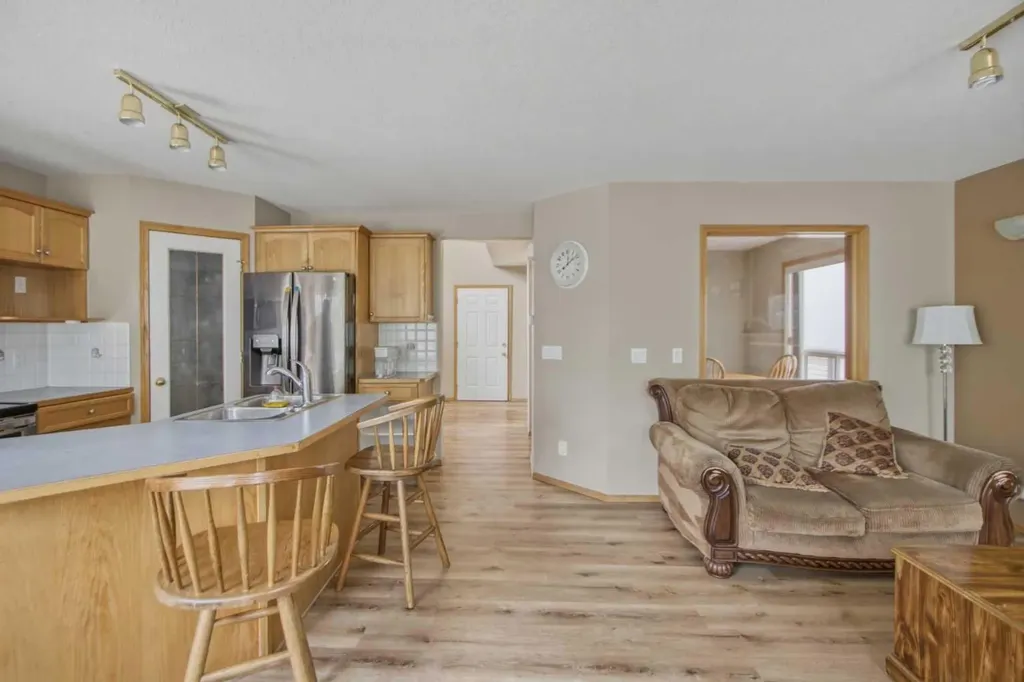 88 Willowbrook Crescent NW Airdrie AB T4B 2S4