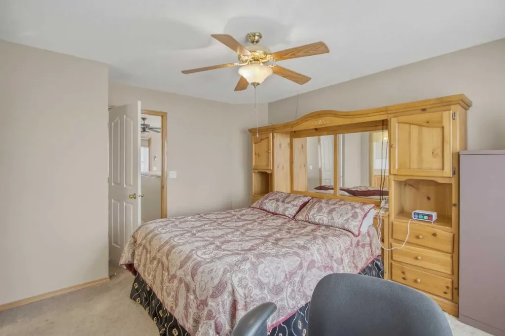 88 Willowbrook Crescent NW Airdrie AB T4B 2S4