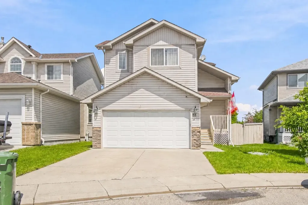 88 Willowbrook Crescent NW Airdrie AB T4B 2S4