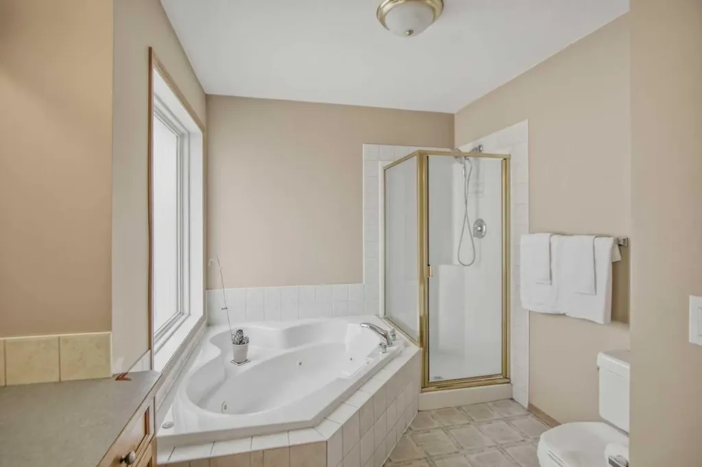 88 Willowbrook Crescent NW Airdrie AB T4B 2S4