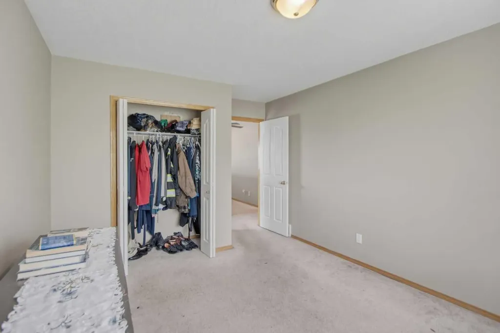 88 Willowbrook Crescent NW Airdrie AB T4B 2S4